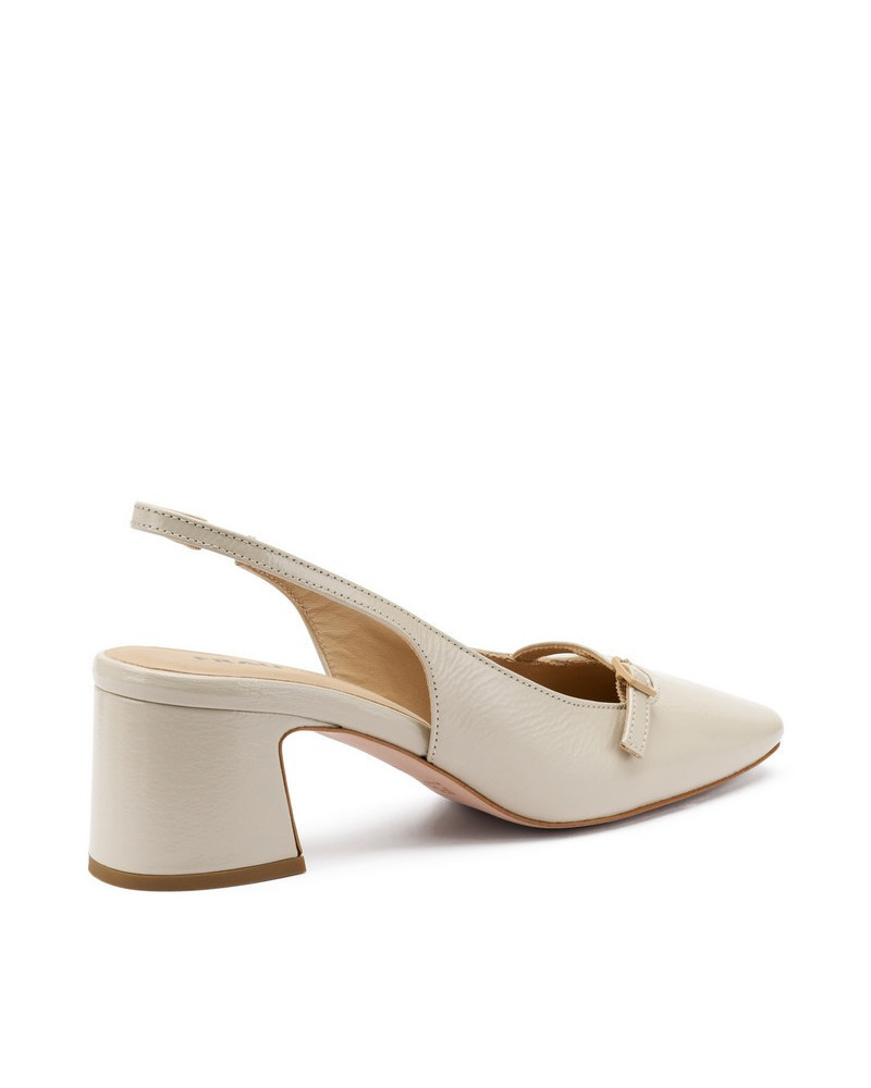 Frau slingback in vernice ecrù con mini cinturino 79T7