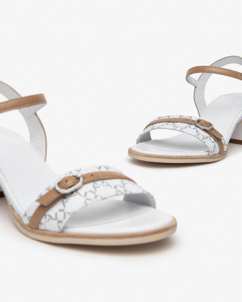 Nero Giardini sandalo bianco con fibbia strass