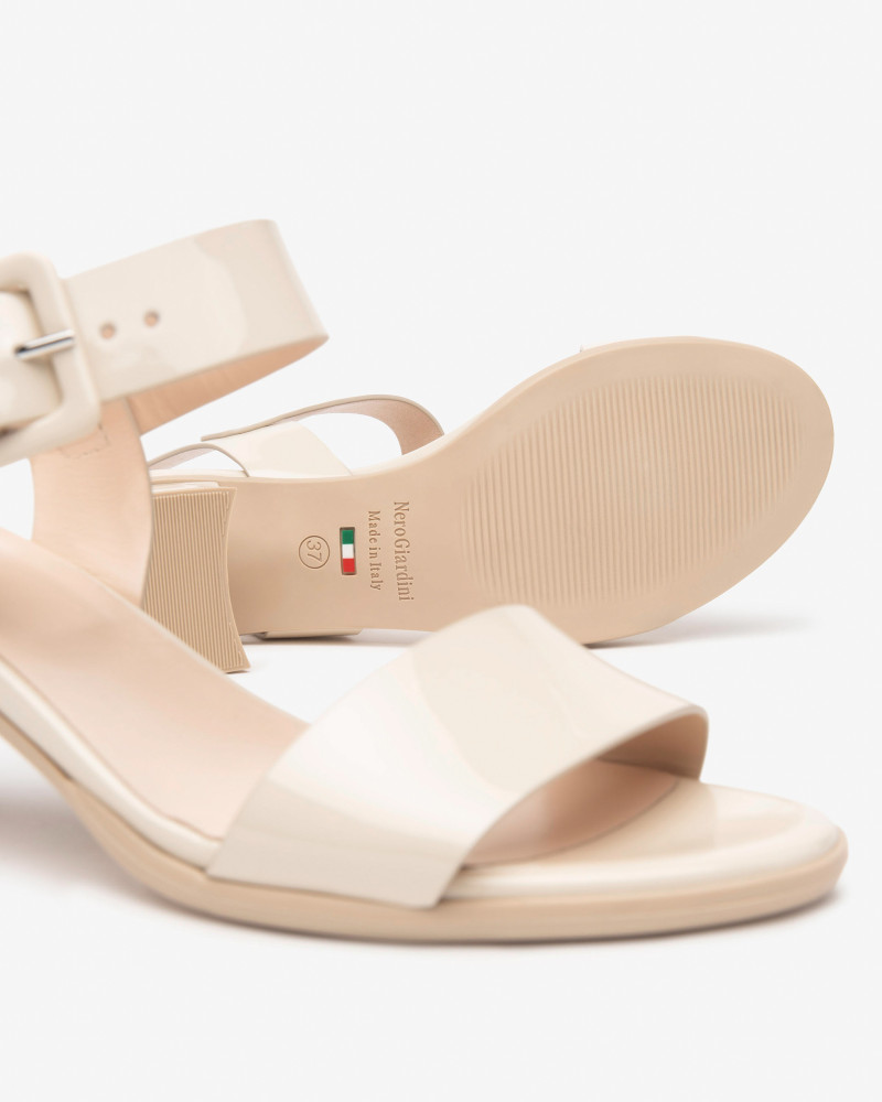 Nero Giardini sandali donna in vernice latte E513241D711