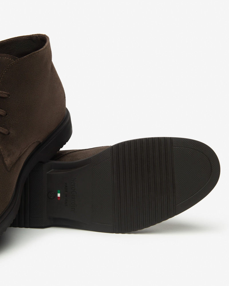 Nero Giardini polacchini in camoscio marrone I500850U300