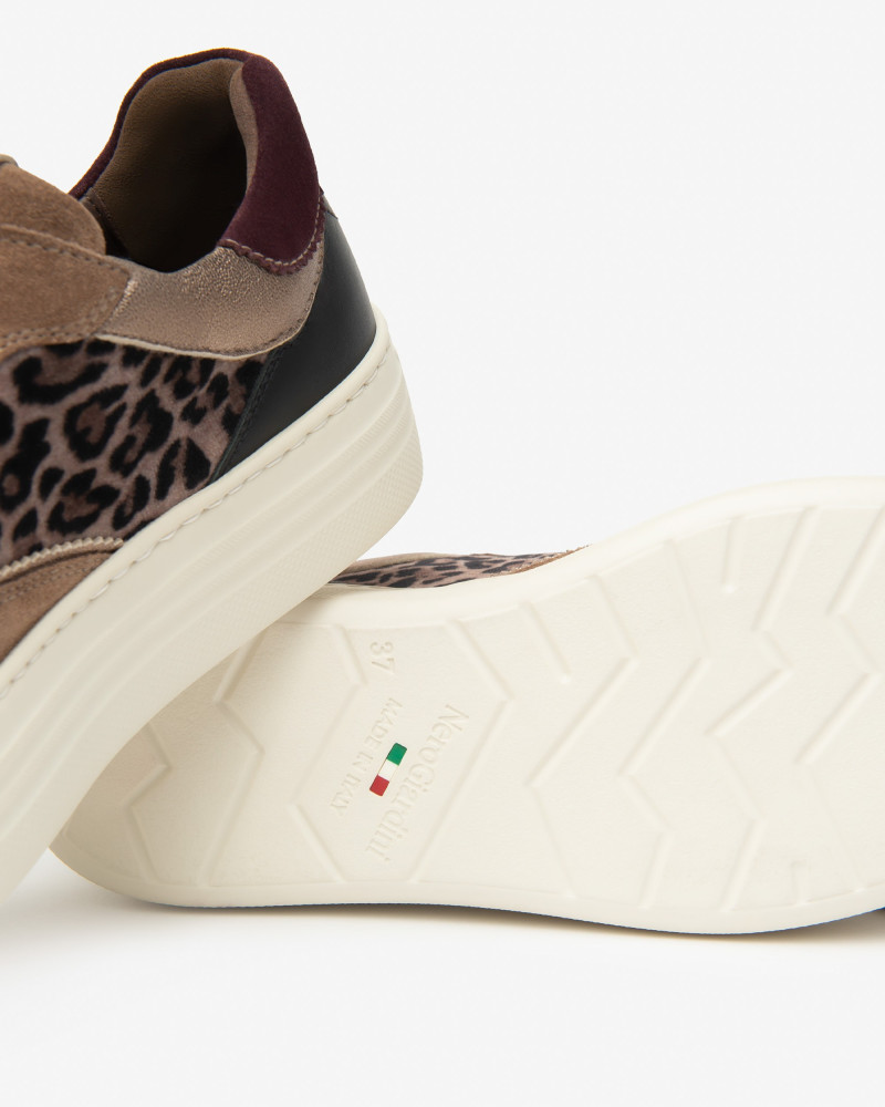 Nero Giardini sneakers in pelle nero e suede moro I514182D442