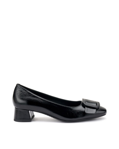 Frau décolleté in pelle stropicciata nero con fibbia 92Q3