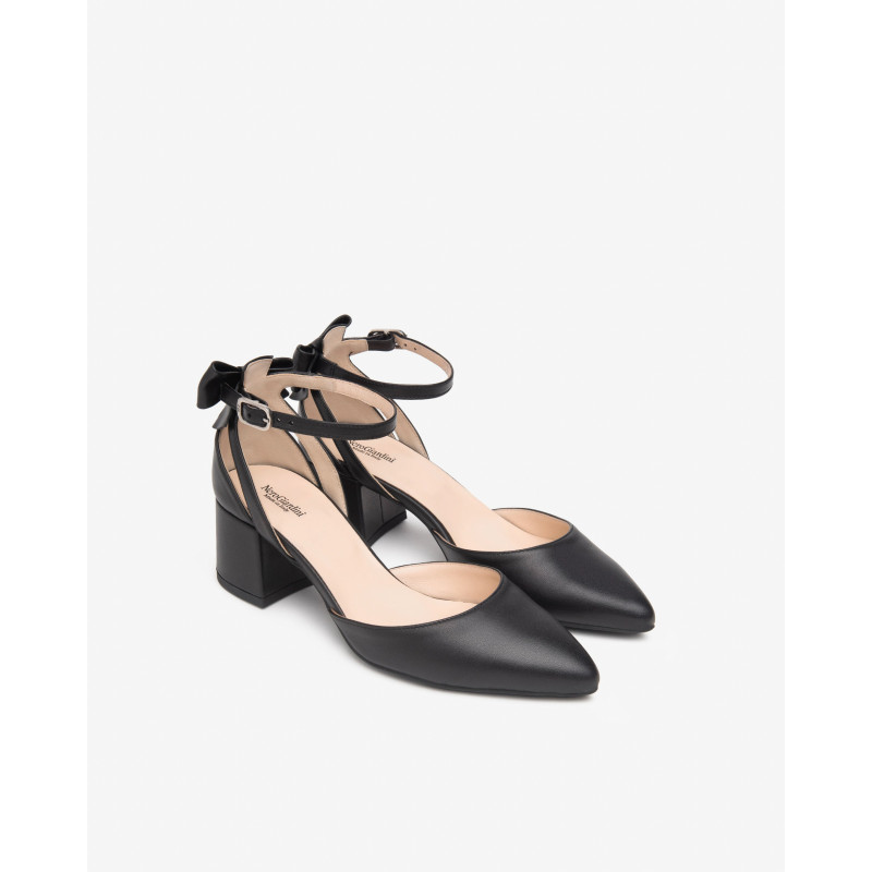 Nero Giardini décolleté in pelle nero con fiocco E512350D100