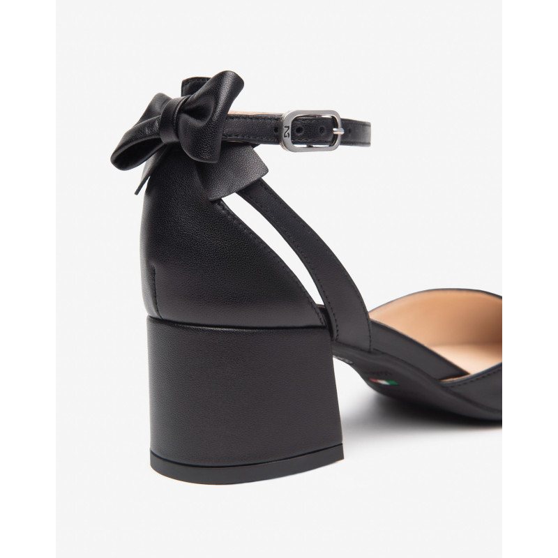 Nero Giardini décolleté in pelle nero con fiocco E512350D100