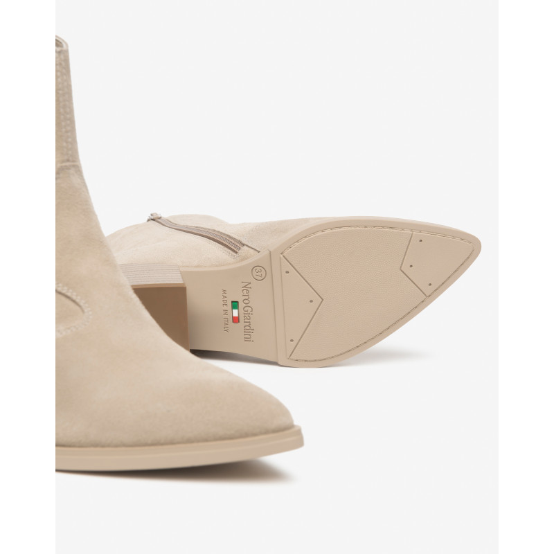 Nero Giardini stivaletti da donna in camoscio col. nudo E615131D421