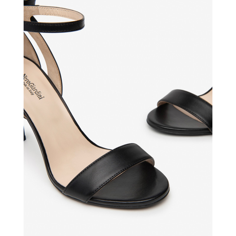 Nero Giardini sandaldi donna nero con fiocco E410111DE100
