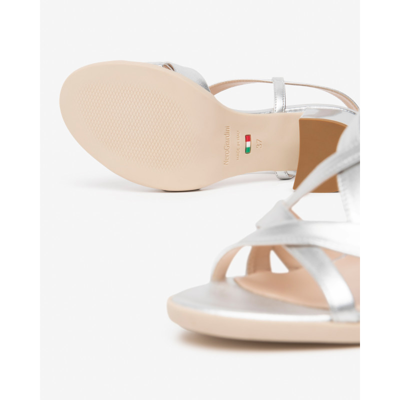 Nero Giardini sandali donna in pelle laminato argento E615753D700