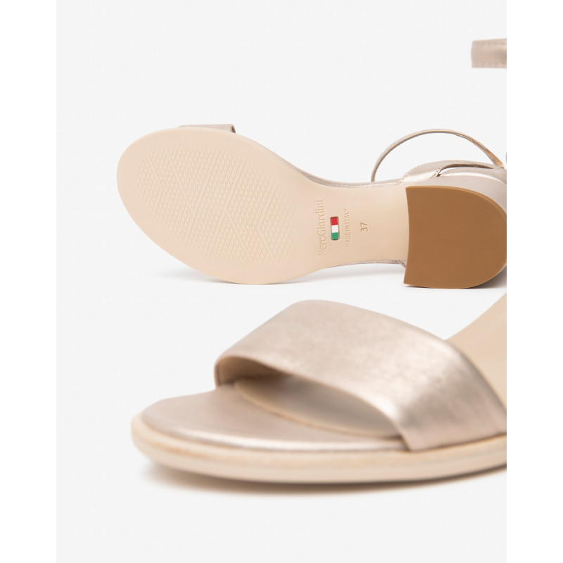 Nero Giardini sandali donna in pelle color sand E615851D675