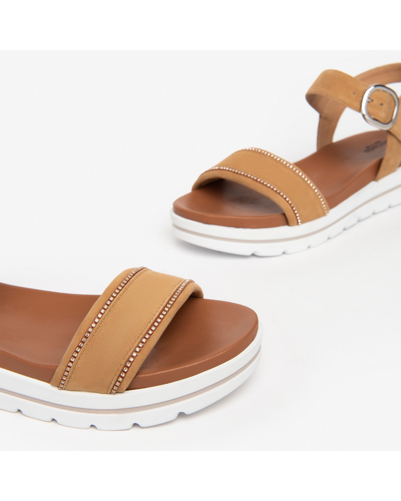 Nero Giardini sandalo platform con borchiette E307813D340