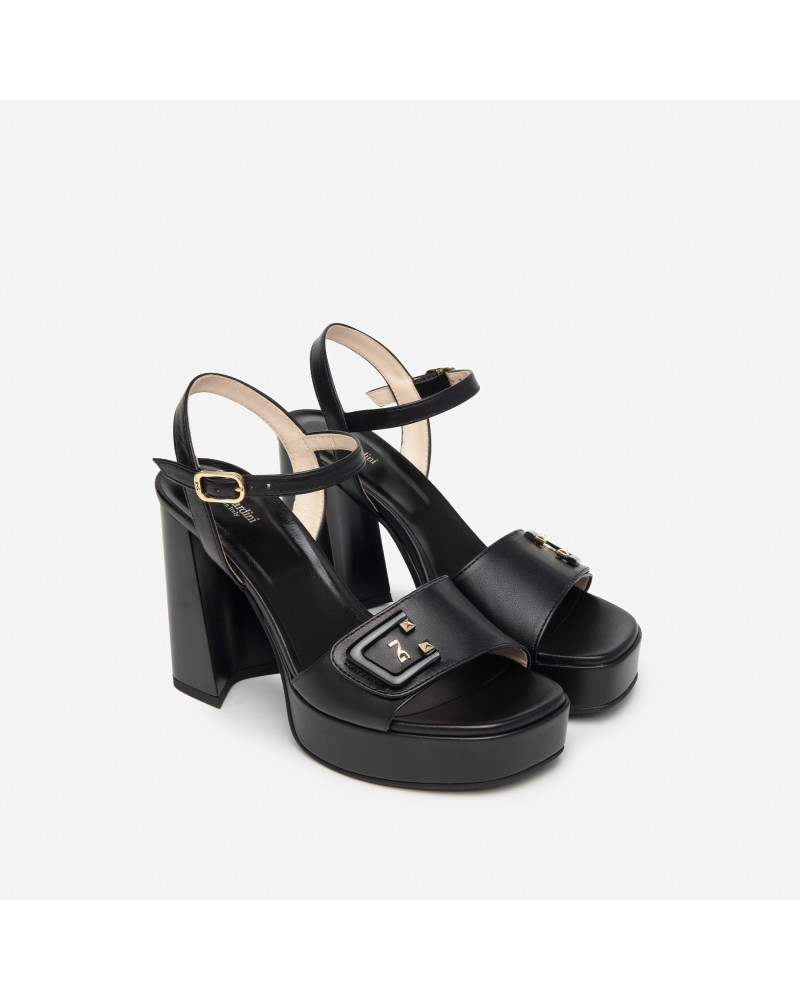 Nero Giardini sandalo nero con plateau E410200D100