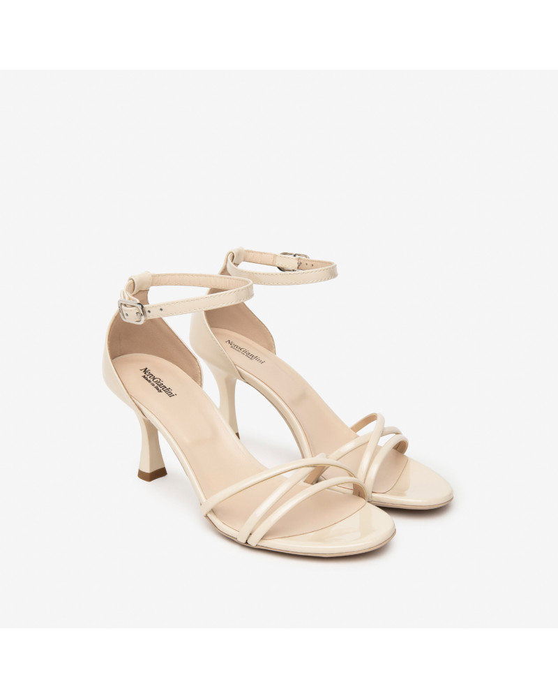 Nero Giardini sandalo in vernice col. latte E410121DE711